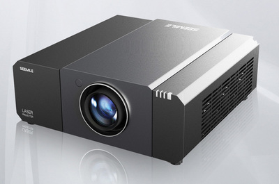 投影“薄利”時代 激光工程投影“負重前行”